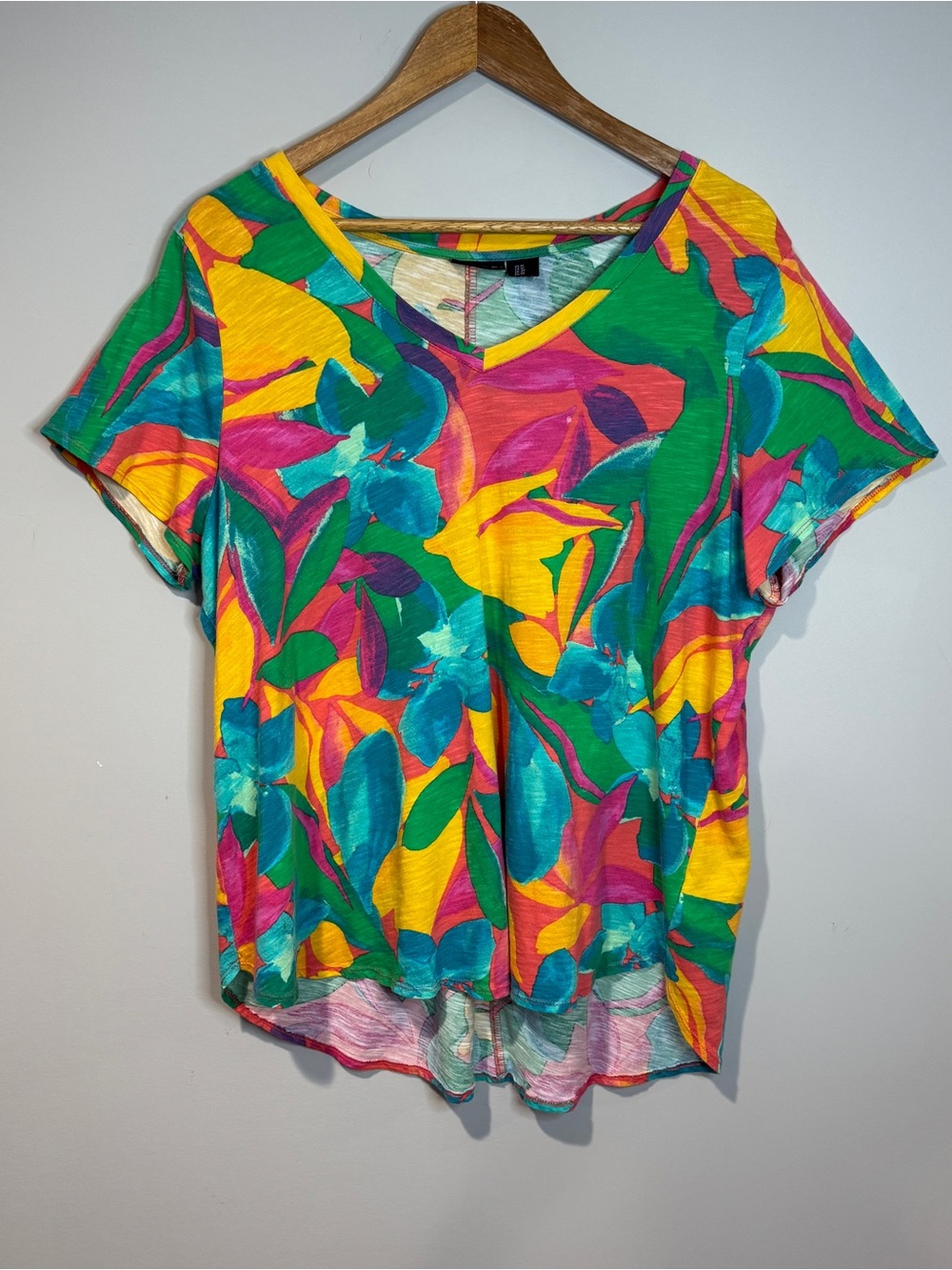 Tahari Women's Colorful Tropical Floral V Neck Tee 100% Cotton Resort Size 1X